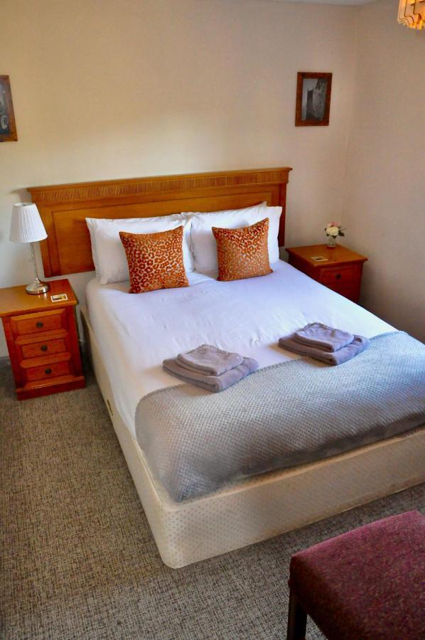 The Hollybush Inn And B&B Priors Marston Ngoại thất bức ảnh