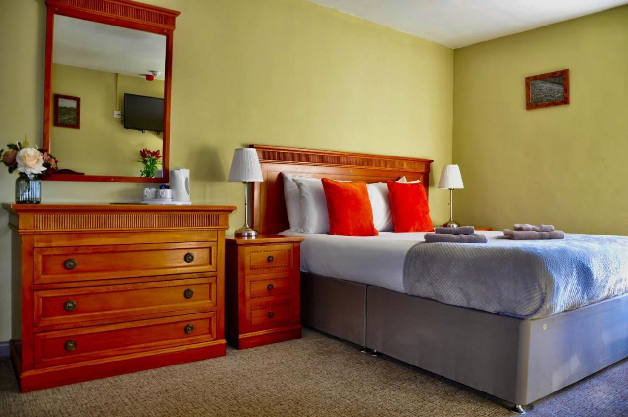 The Hollybush Inn And B&B Priors Marston Ngoại thất bức ảnh