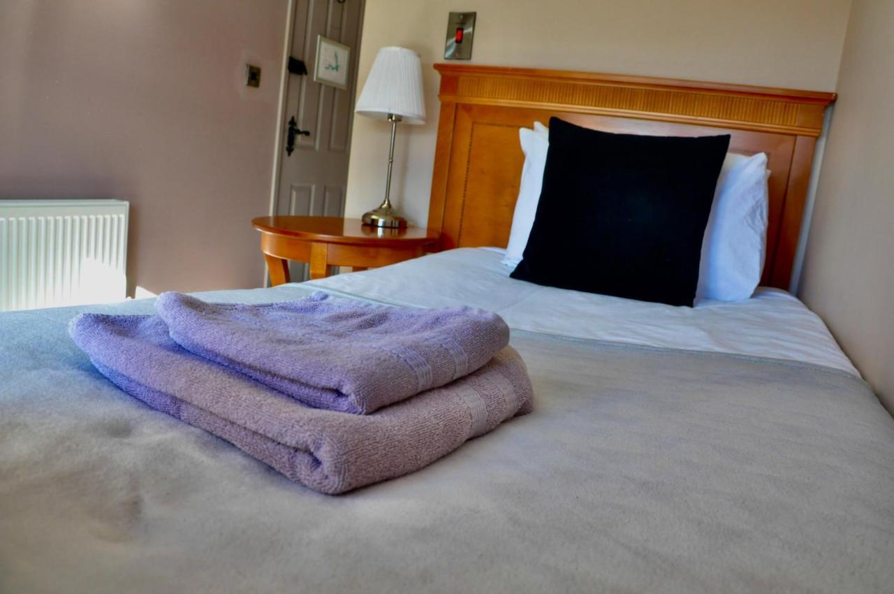 The Hollybush Inn And B&B Priors Marston Ngoại thất bức ảnh