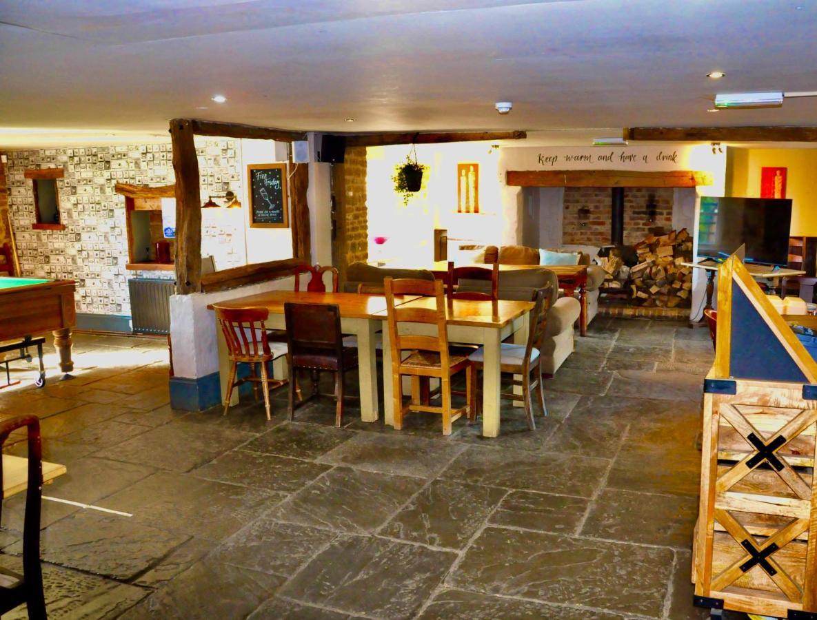 The Hollybush Inn And B&B Priors Marston Ngoại thất bức ảnh