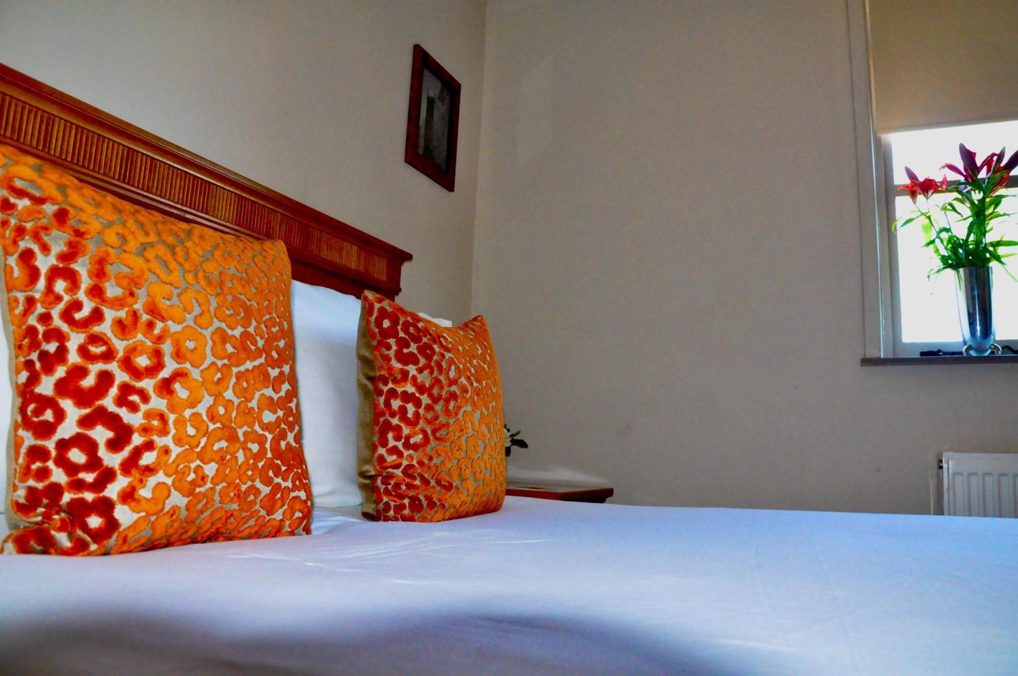 The Hollybush Inn And B&B Priors Marston Ngoại thất bức ảnh