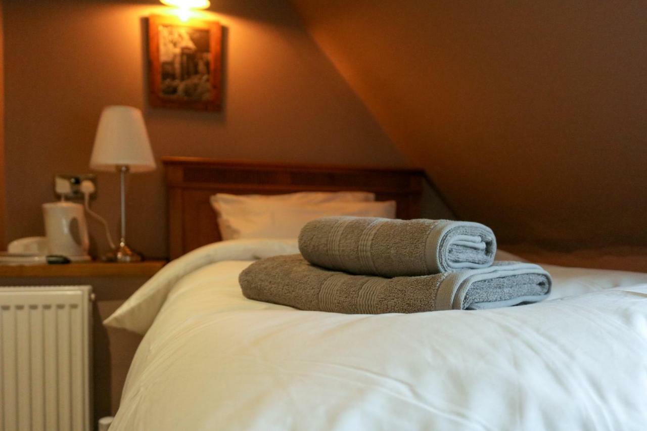 The Hollybush Inn And B&B Priors Marston Ngoại thất bức ảnh